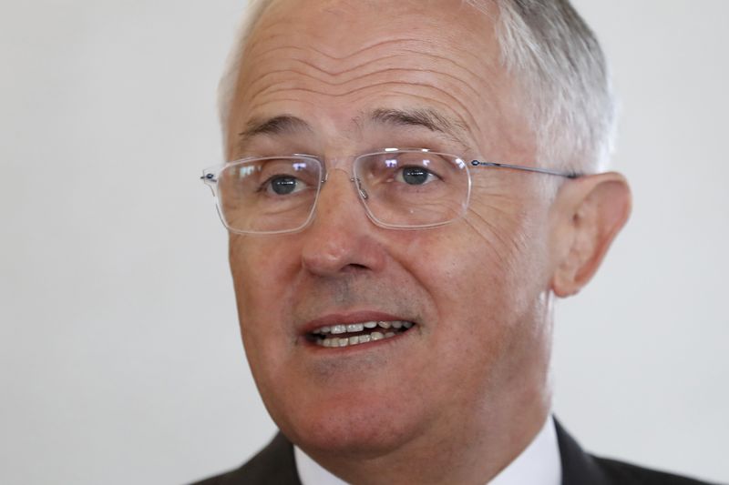 © Reuters. Australian Prime Minister Malcolm Turnbull attends a meeting at a hotel in Shanghai