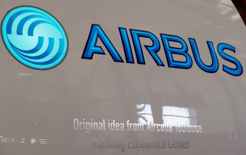 © Reuters. Airbus logo is pictured on an engine during the delivery of the first series-production LEAP-1A propulsion systems by Aircelle for the A320neo aircraft Airbus family in Colomiers near Toulouse