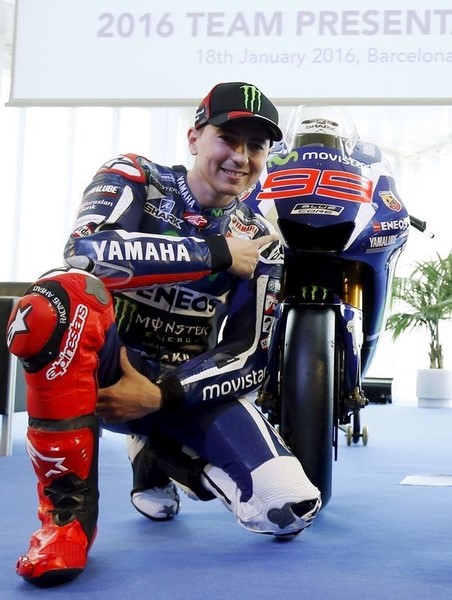 © Reuters. Ducati anuncia el fichaje del campeón del mundo de MotoGP Jorge Lorenzo 