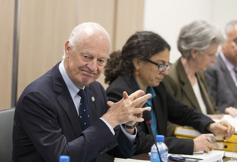 © Reuters. UN special envoy Staffan de Mistura attends a meeting on Syria at Palais des Nations in Geneva, Switzerland