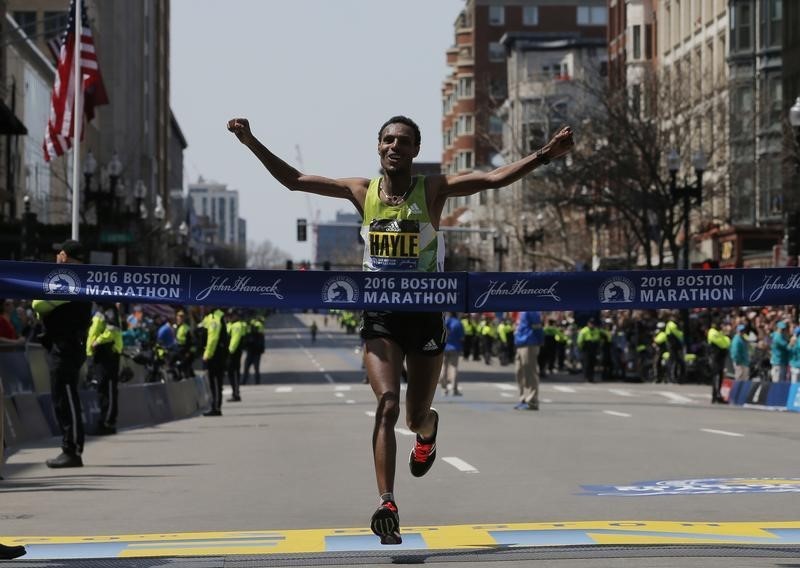 © Reuters. الاثيوبيون يهيمنون على ماراثون بوسطن