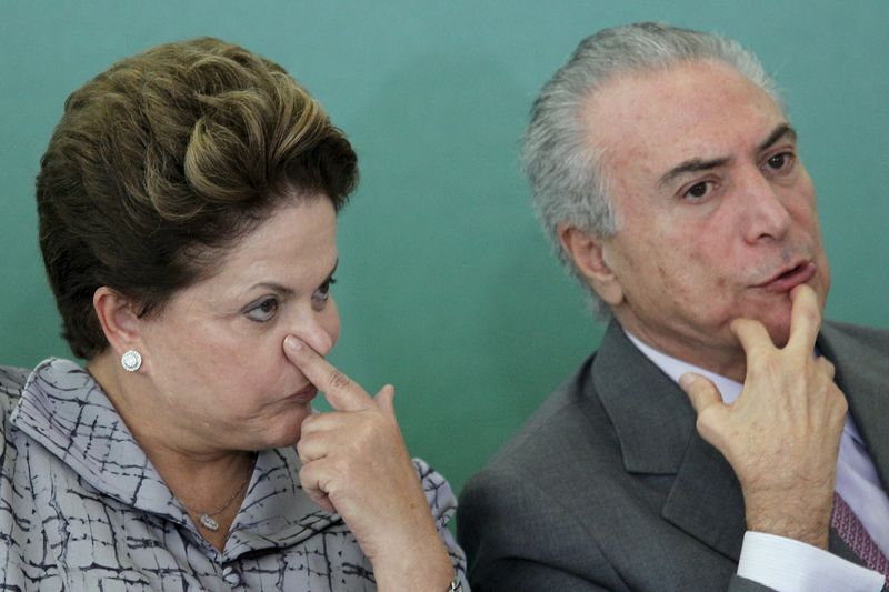 © Reuters. Rousseff promete que peleará tras dura derrota en el Congreso brasileño 