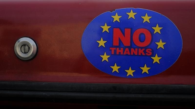 © Reuters. A car sticker with a logo encouraging people to leave the EU is seen on a car, in Llandudno, Wales.