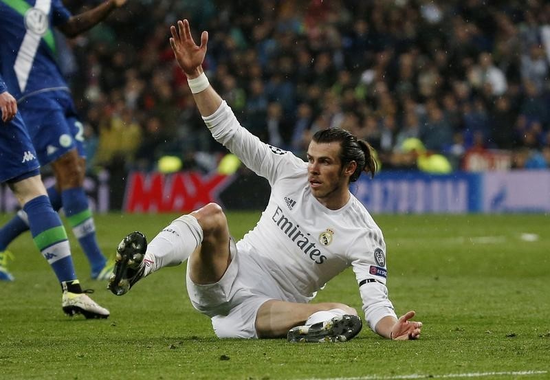 © Reuters. Bale se perderá el partido contra el Villarreal por una sobrecarga muscular 