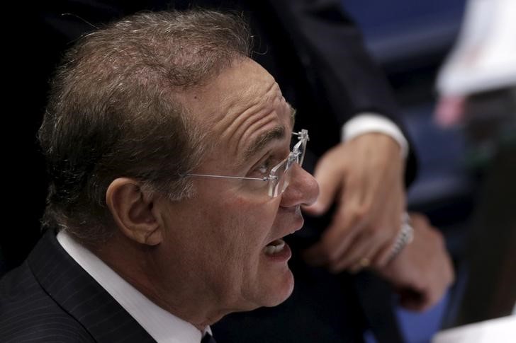 © Reuters. Presidente do Senado, Renan Calheiros, durante sessão da Casa, em Brasília