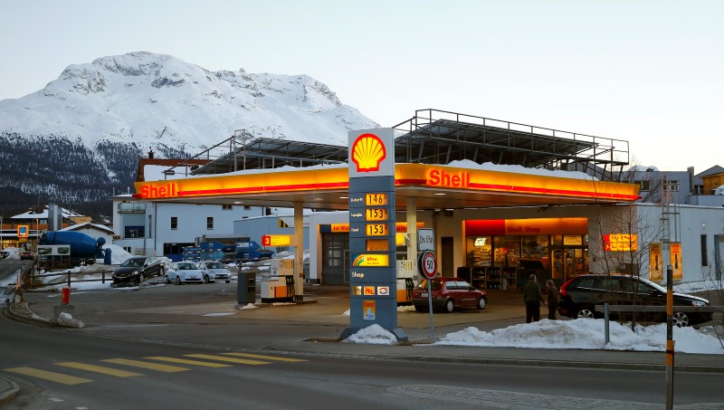 © Reuters. A gas station of Shell is seen in Samedan