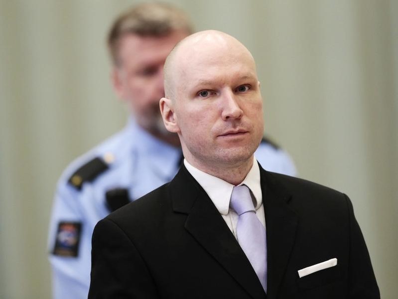 © Reuters. Un tribunal dice que Noruega violó los derechos humanos del asesino en serie Breivik