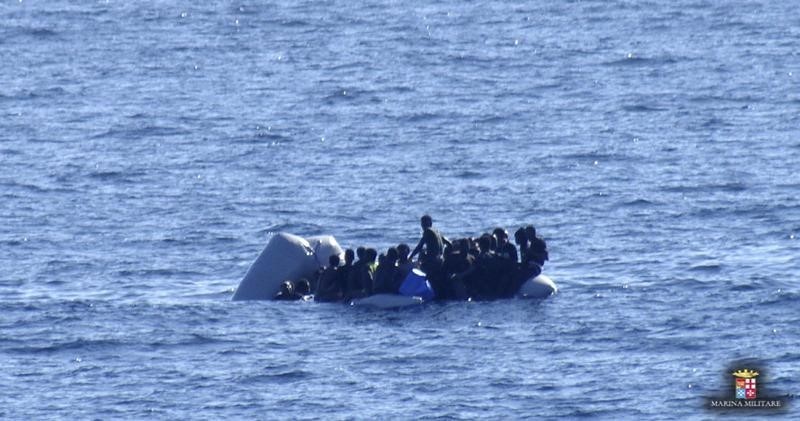 © Reuters. Hasta 500 inmigrantes se habrían ahogado en el Mediterráneo la semana pasada