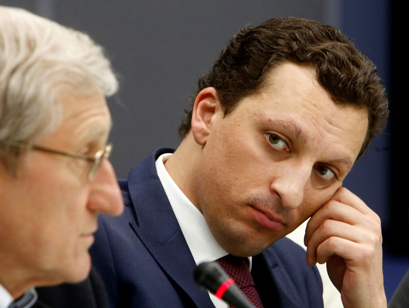 © Reuters. Shamalov, member of Board of Directors of Russian oil and petrochemical processor Sibur, attends a session of the National Oil and Gas Forum in Moscow