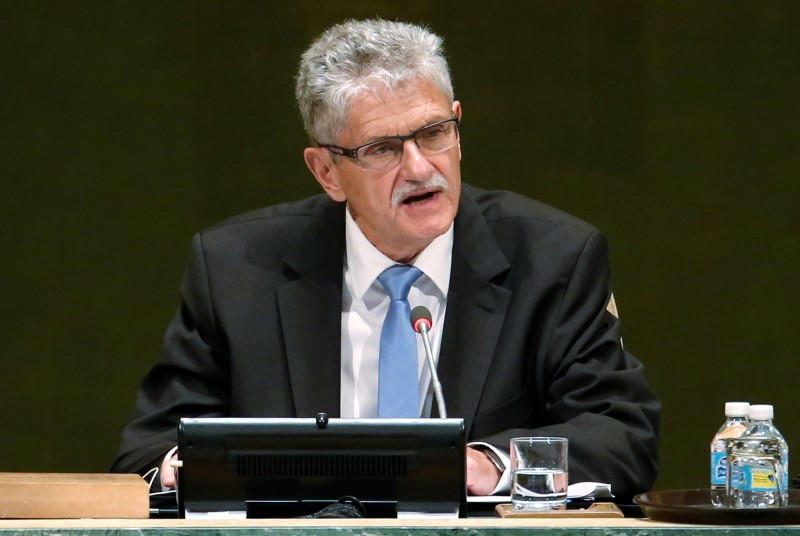 © Reuters. Mogens Lykketoft, president for the UN General Assembly, speaks after Pope Francis addressed a plenary meeting of the United Nations Sustainable Development Summit 2015 at United Nations headquarters in Manhattan