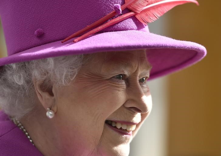 © Reuters. الملكة إليزابيث تحتفل الخميس بعيد ميلادها التسعين