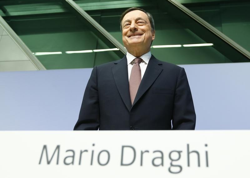 © Reuters. Il presidente della Bce Mario Draghi oggi a Francoforte