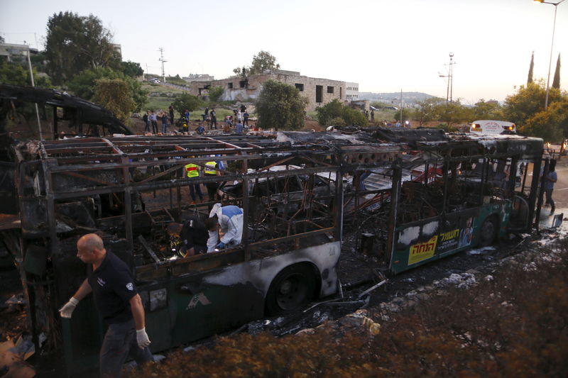 © Reuters. إسرائيل: الهجوم على حافلة بالقدس كان تفجيرا انتحاريا مرتبطا بحماس