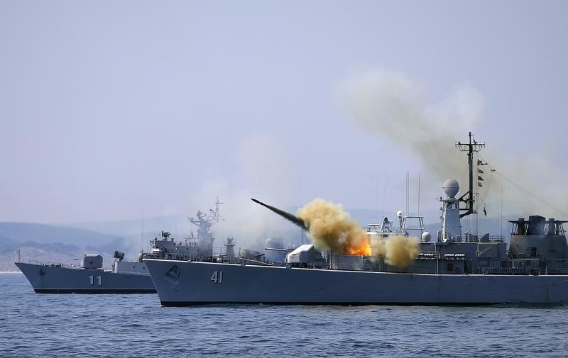 © Reuters. A missile is launched from the Bulgarian navy frigate "Drazki" during BREEZE 2014 military drill in the Black Sea