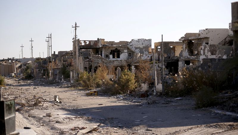 © Reuters. Prédios destruídos na cidade iraquiana de Ramadi