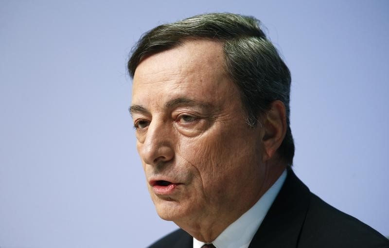 © Reuters. European Central Bank (ECB) President Draghi speaks during a news conference at the ECB headquarters in Frankfurt