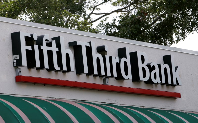 © Reuters. A branch location of Fifth Third Bank is shown in Boca Raton