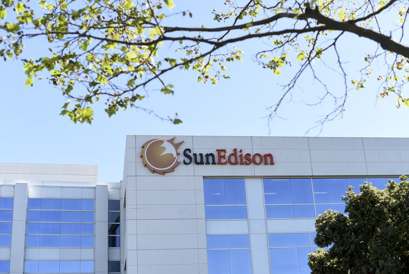 © Reuters. The headquarters of SunEdison is shown in this aerial photo in Belmont