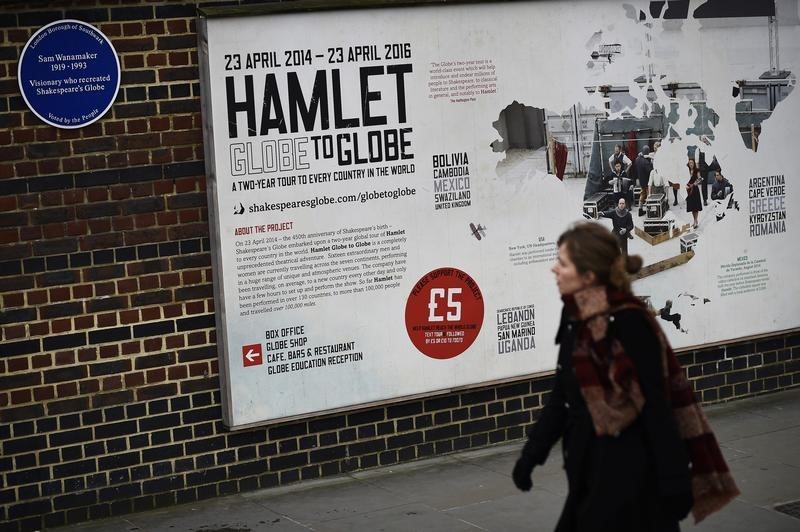 © Reuters. Londres celebra los 400 años de la muerte de Shakespeare con Hamlet y el rey Lear
