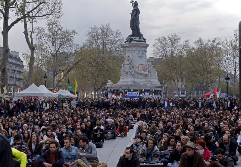 © Reuters. DOUZE PERSONNES EN GARDE À VUE EN MARGE DU RASSEMBLEMENT "NUIT DEBOUT"