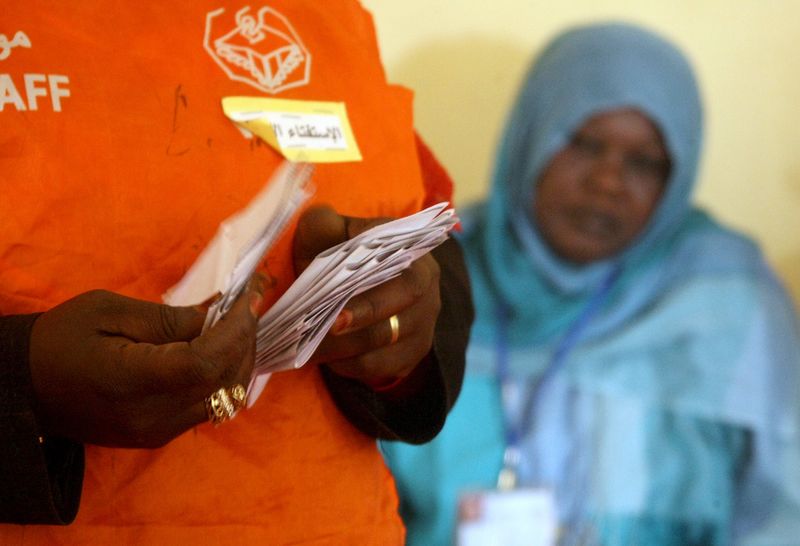 © Reuters. مفوضية الاستفتاء: سكان دارفور يؤيدون استمرار نظام الولايات المتعددة