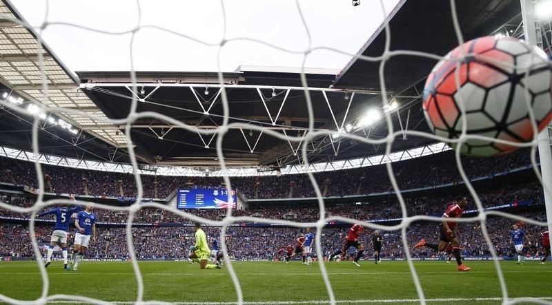© Reuters. هدف مارسيال القاتل يرسل مانشستر يونايتد لنهائي كأس الاتحاد