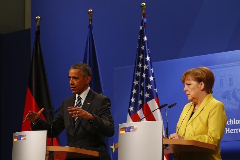 © Reuters. أوباما خلال زيارة لألمانيا: نشعر "بقلق عميق" بشأن تصاعد العنف في سوريا