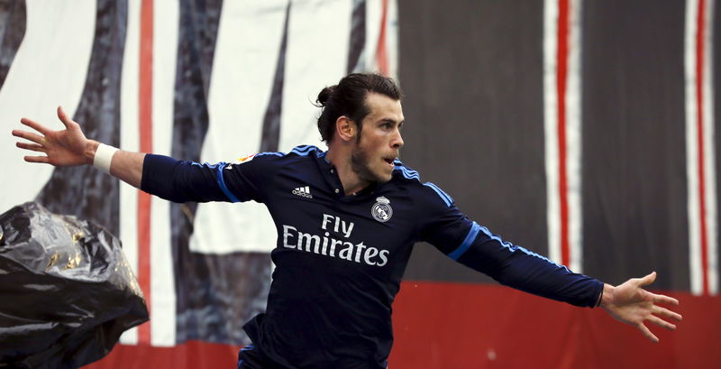 © Reuters. Football Soccer - Spanish Liga BBVA - Rayo Vallecano v Real Madrid