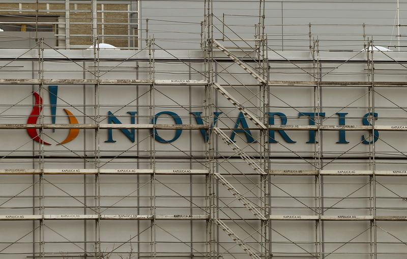 © Reuters. File photo of Swiss drugmaker Novartis' logo at the company's plant in the northern Swiss town of Stein