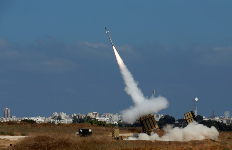 © Reuters. An Iron Dome launcher fires an interceptor rocket in the southern Israeli city of Ashdod