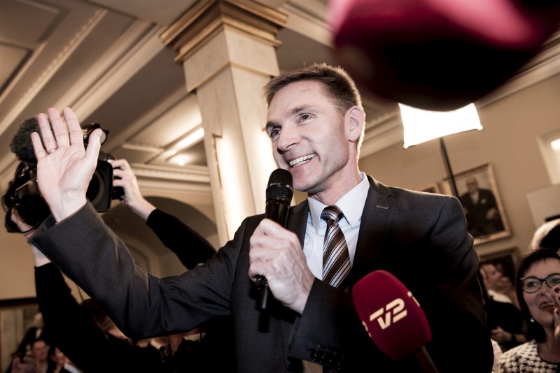 © Reuters. Danish People's Party leader Kristian Thulesen Dahl gives his winning speech at the Danish Parliament Building in Copenhagen