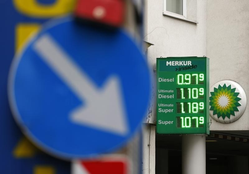 © Reuters. Una stazione di servizio di Bp a Vienna 