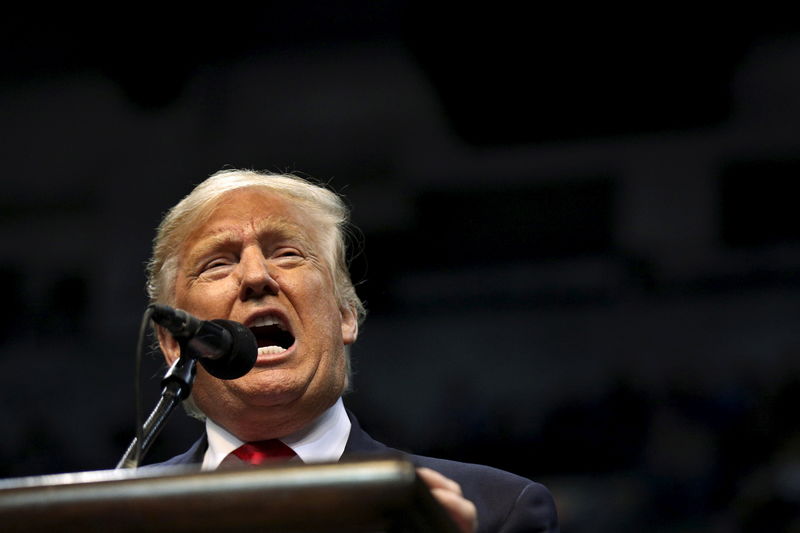 © Reuters. Trump se perfila como ganador de primarias republicanas en Costa Este de EEUU