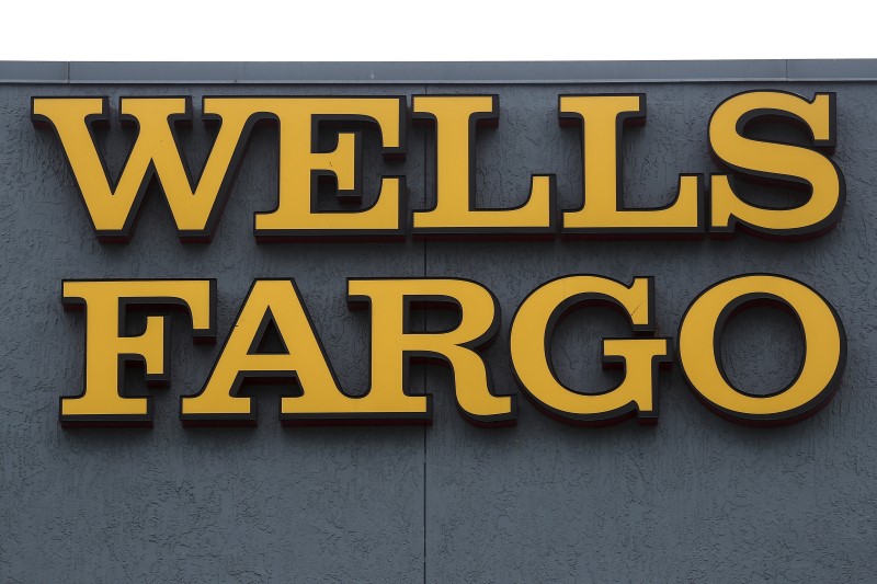 © Reuters. A Wells Fargo bank logo is pictured on a building in North Miami, Florida