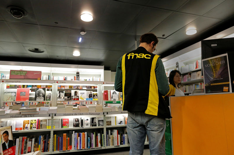 © Reuters. An inside view shows a store of the retail chain Fnac in Paris