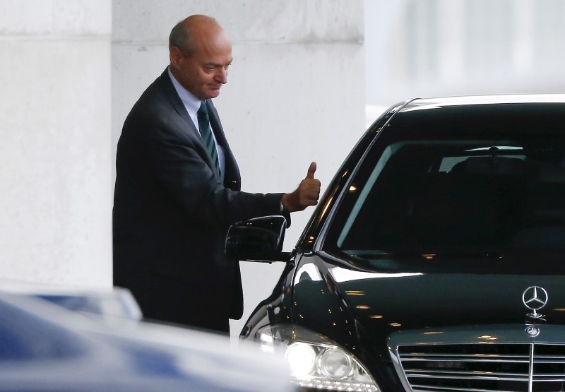 © Reuters. President of the German Federal Intelligence Agency Schindler arrives for a security cabinet meeting at the Chancellery in Berlin