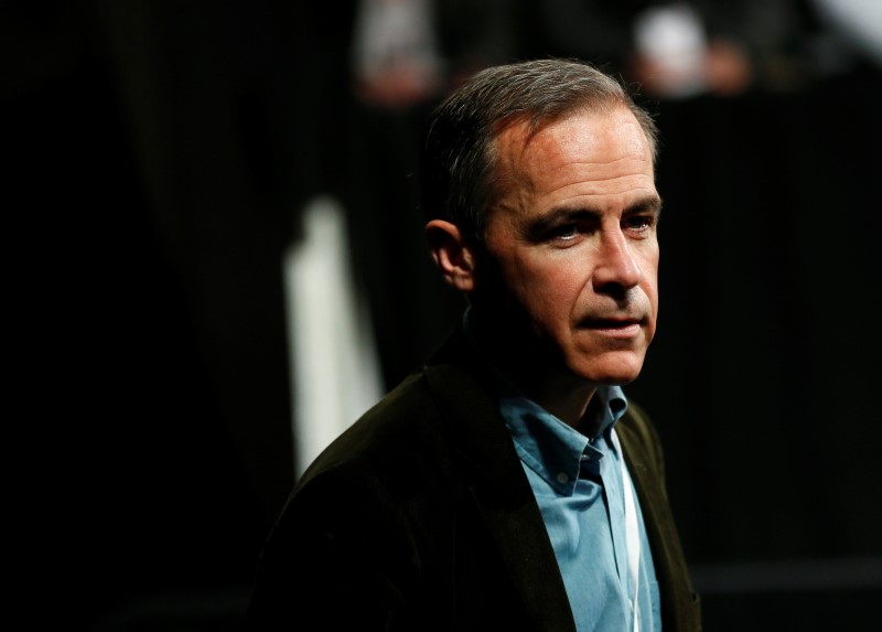 © Reuters. Bank of England Mark Carney attends U.S. President Barrack Obama's Town Hall meeting at Lindley Hall in London