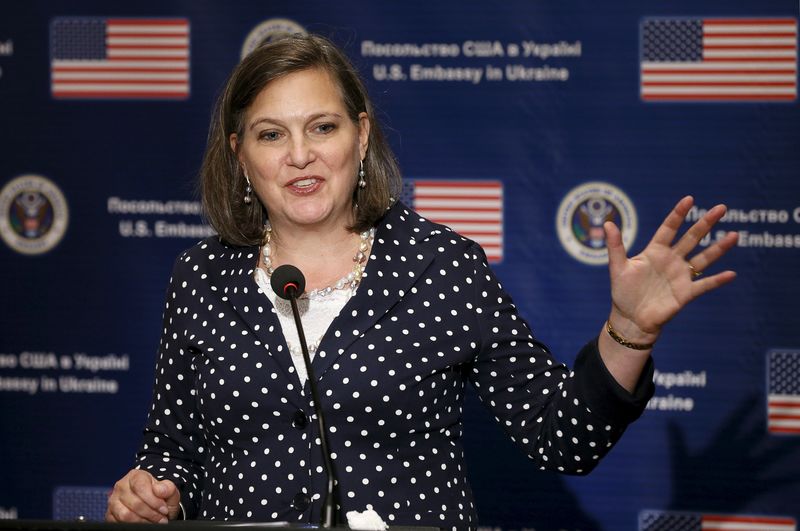 © Reuters. U.S. Assistant Secretary of State Nuland speaks during news conference in Kiev