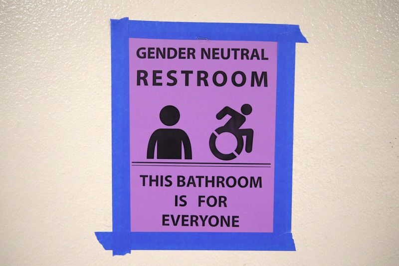 © Reuters. The first gender-neutral restroom in the Los Angeles school district is seen at Santee Education Complex high school in Los Angeles