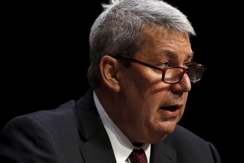 © Reuters. Pearson testifies about price spikes in decades-old pharmaceuticals before a hearing of the U.S. Senate Special Committee on Aging on Capitol Hill in Washington, U.S.