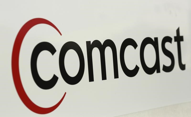 © Reuters. A Comcast sign is shown in San Francisco