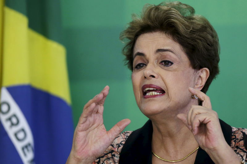 © Reuters. Presidente Dilma Rousseff concede entrevista em Brasília