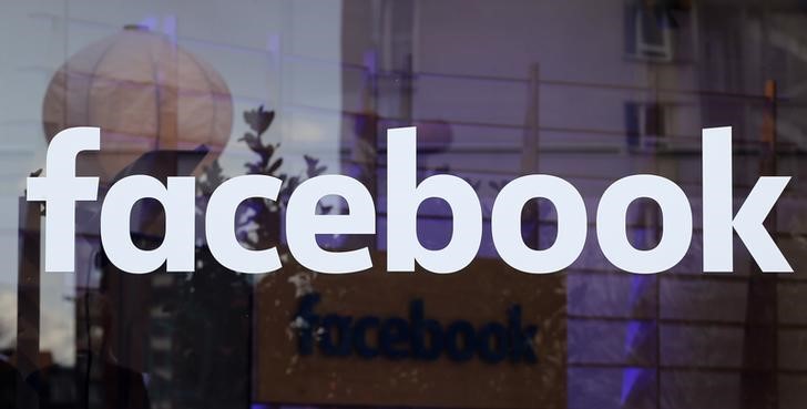 © Reuters. Los ingresos de Facebook superar las previsiones gracias a publicidad en móviles