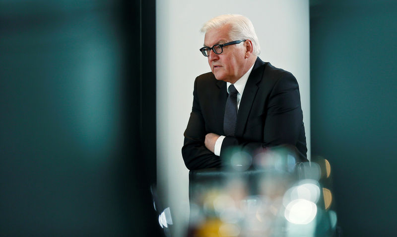 © Reuters. German Foreign Minister Steinmeier attends the weekly cabinet meeting at the chancellery in Berlin