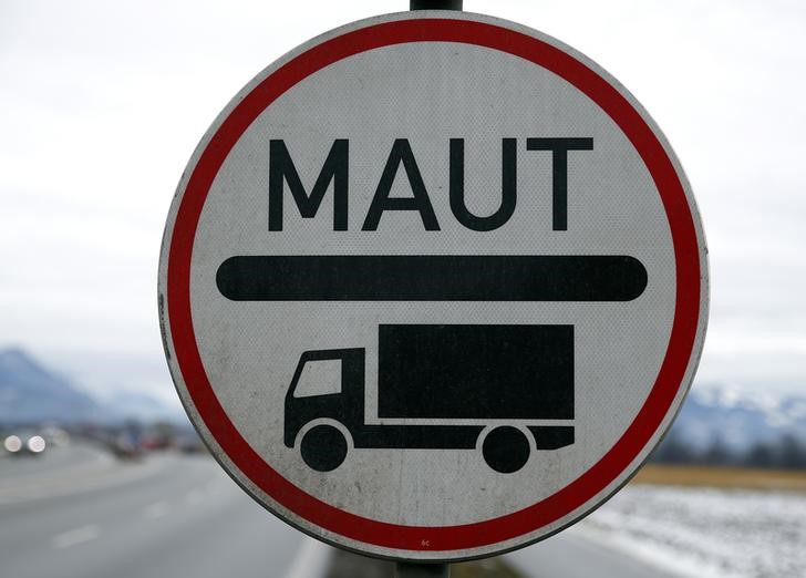 © Reuters. A sign for Germany's truck road toll system "Maut" is pictured in Rosenheim