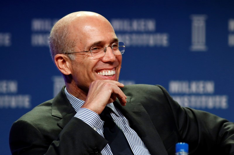 © Reuters. Jeffrey Katzenberg, CEO of Dreamworks Animation, speaks at the 2014 Milken Institute Global Conference in Beverly Hills