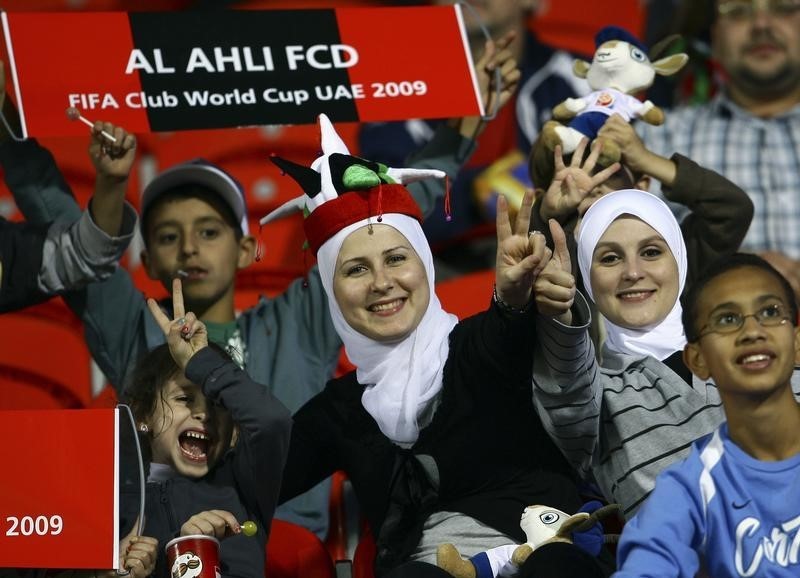 © Reuters. الأهلي يضمن الفوز بلقب الدوري الإماراتي بعد خسارة العين