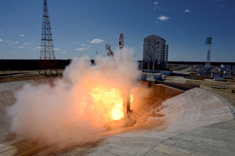 © Reuters. Lançamento de foguete visto no espaçoporto de Vostochny, localizado na região remota de Amur