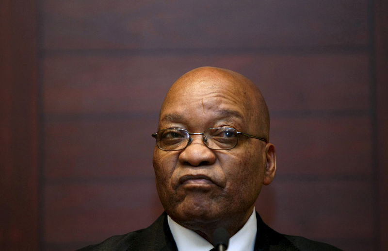 © Reuters. المحكمة العليا بجنوب أفريقيا تجيز إعادة النظر في تهم أسقطت عن زوما