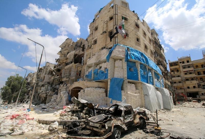 © Reuters. أطباء بلا حدود: ارتفاع عدد قتلى الغارة الجوية على مستشفى في حلب إلى 50